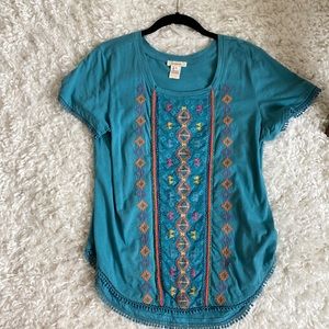 Beautiful teal color with embroidery, beading and scoop embroidered hem/sleeves